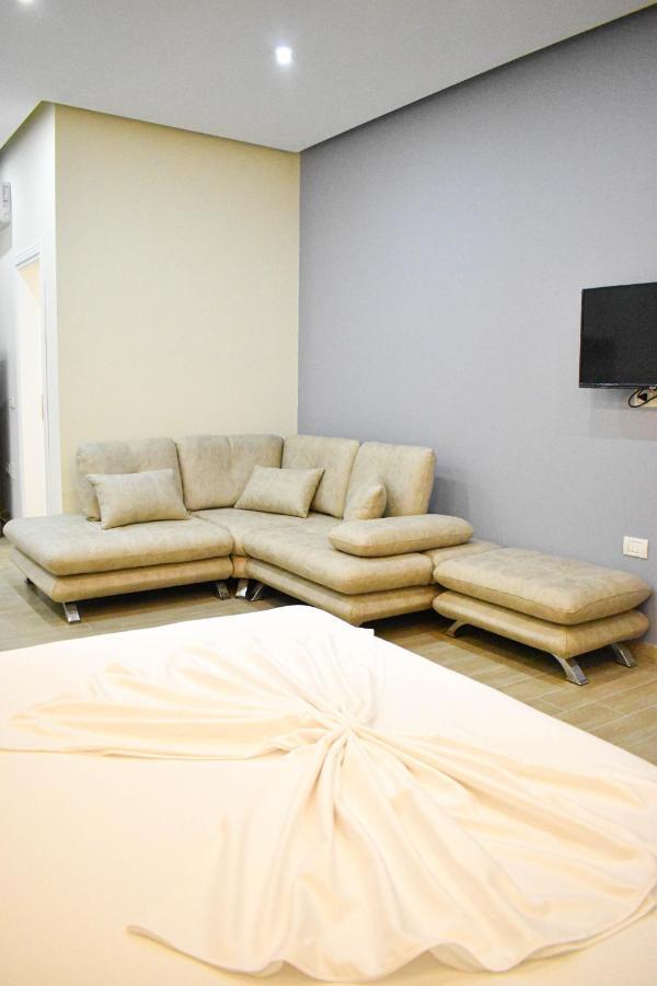 Delmar Apartments Golem  Extérieur photo